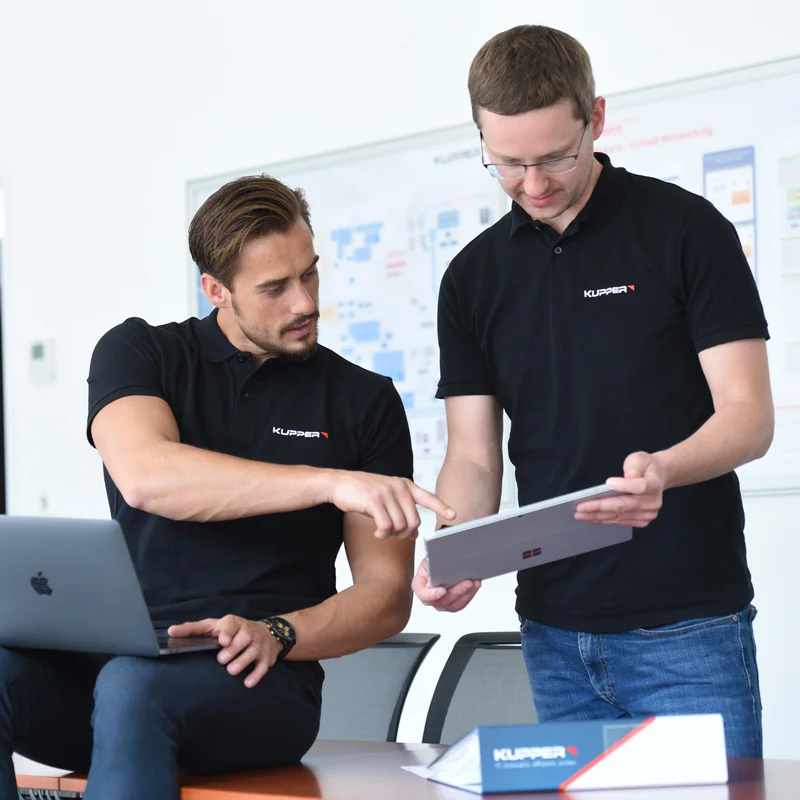 Queineinstieg in die IT - Absprache unter IT-Kollegen